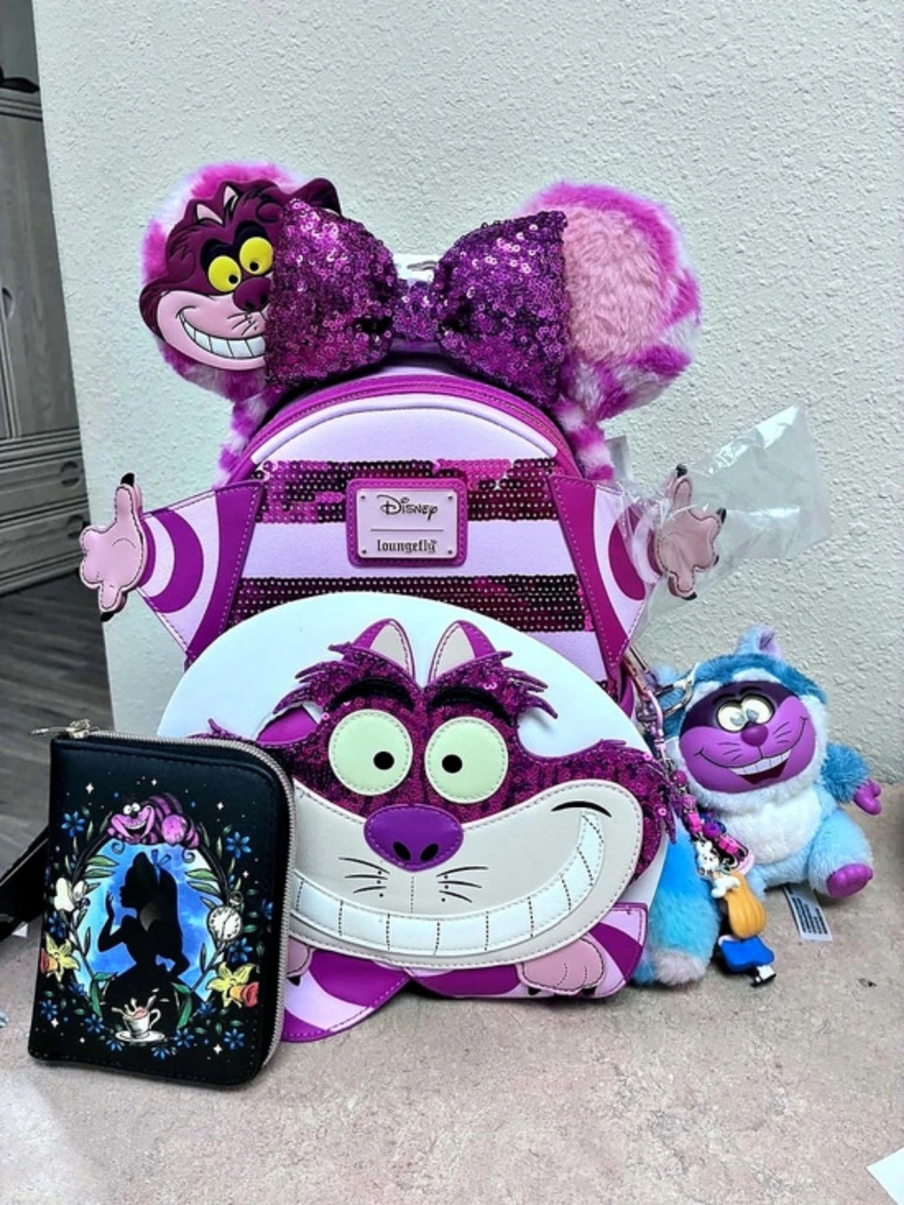 Disney Cheshire Cat Character Bag Purple & Pink Like New